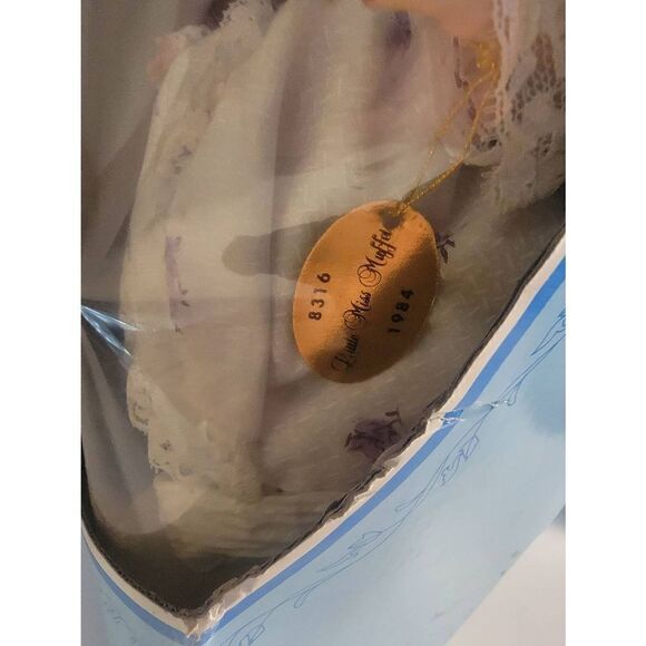 Vintage 1984 Precious Ones Porcelain Collection Little Miss Muffet Doll IOB - Picture 3 of 6